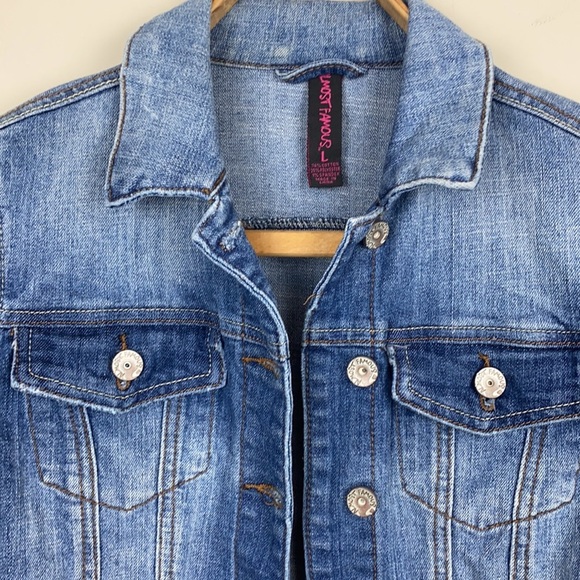 Almost Famous || Denim Jean Jacket; Size L - Picture 6 of 9